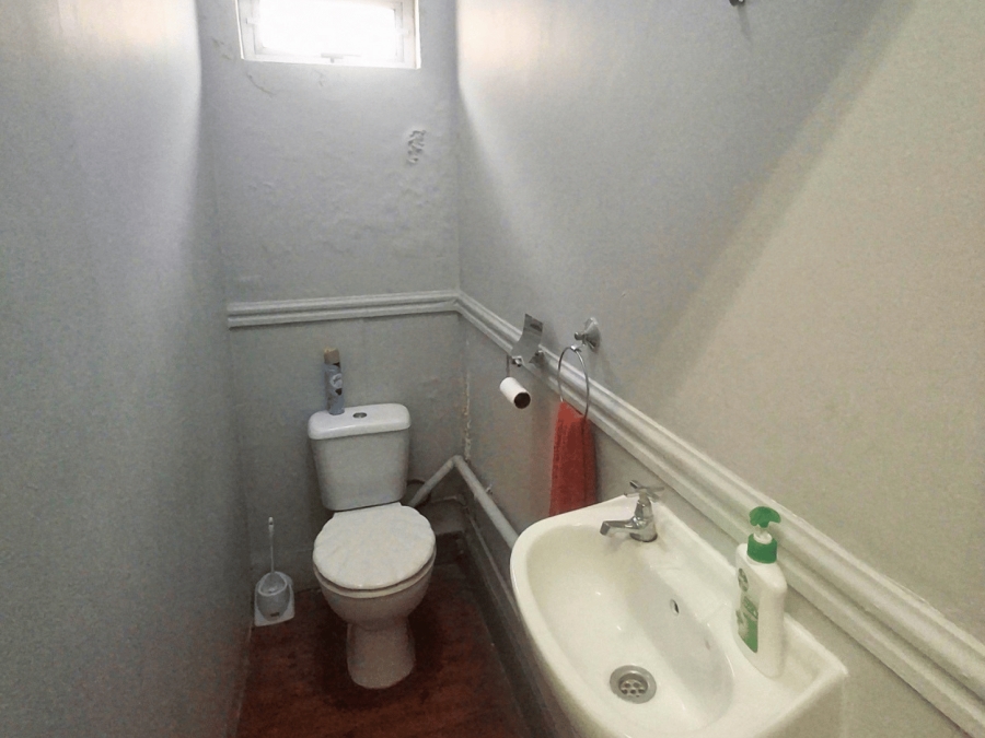 To Let Commercial Property for Rent in Vincent Eastern Cape